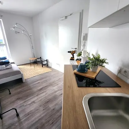 Modern Apartment In Augsburg With Wifi, Free Parking & Tv El-Living Διαμέρισμα