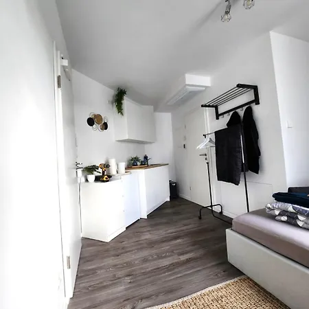 Modern Apartment In Augsburg With Wifi, Free Parking & Tv El-Living Διαμέρισμα *